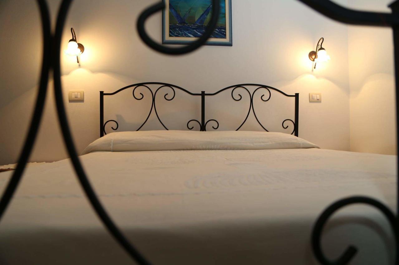 B&B Tre - Rooms & Relax Oristano Dış mekan fotoğraf